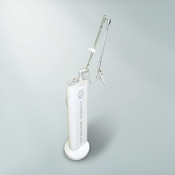 CO2 레이저 수술기